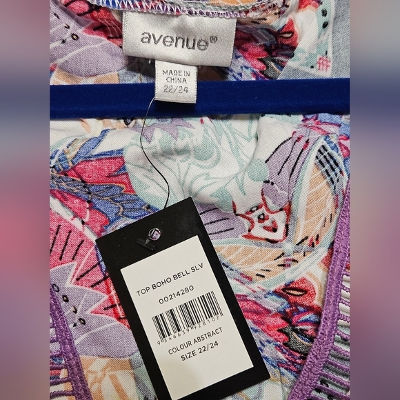 #023 AVENUE - Boho Bell Sleeve Ruffle Sharkbite Hem Top Blouse Size: 22/24W (3X) - Picture 4 of 6